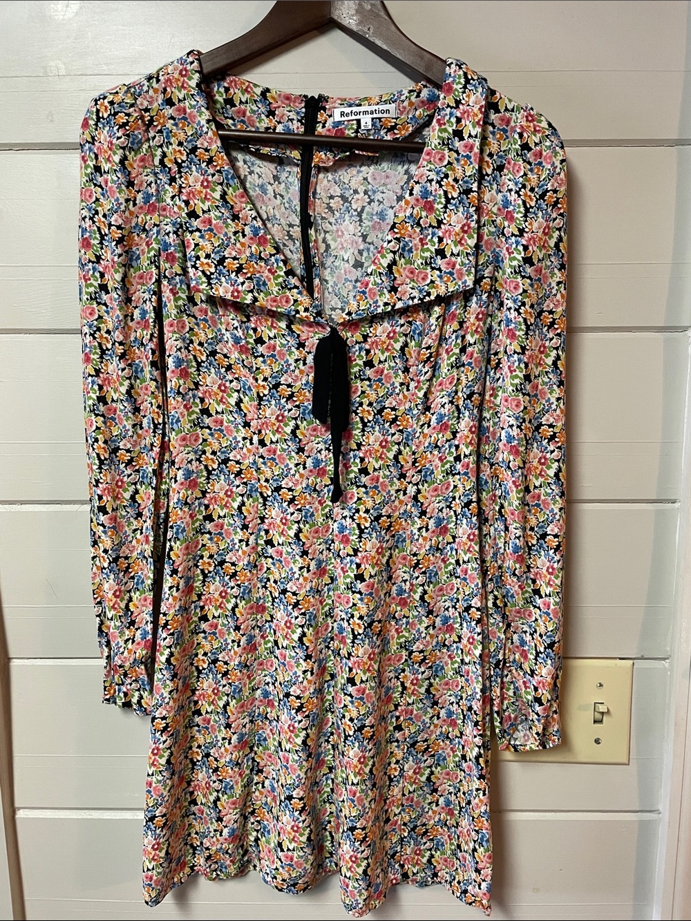 Reformation 'Mavis' Long Sleeve Multicolor Floral V Neck Dress Size 4.